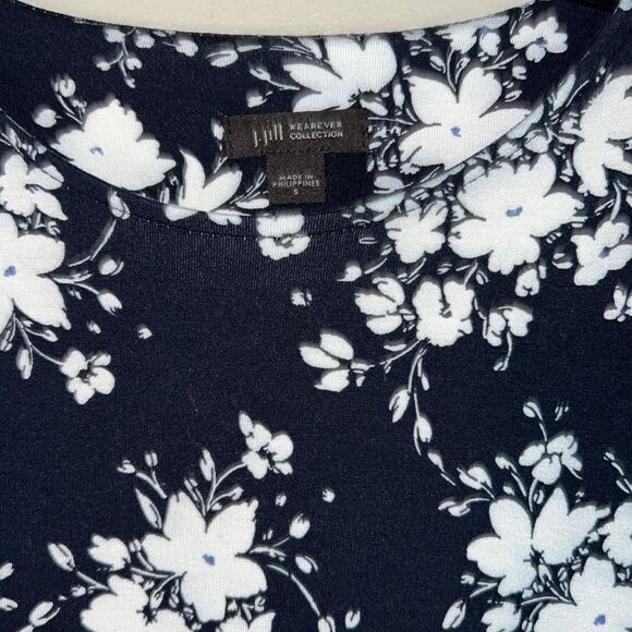 J Jill Wearever Collection Floral Top - Picture 5 of 8
